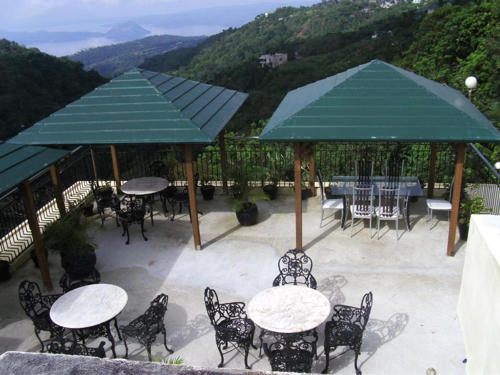 Royal Taal Inn Tagaytay City Esterno foto