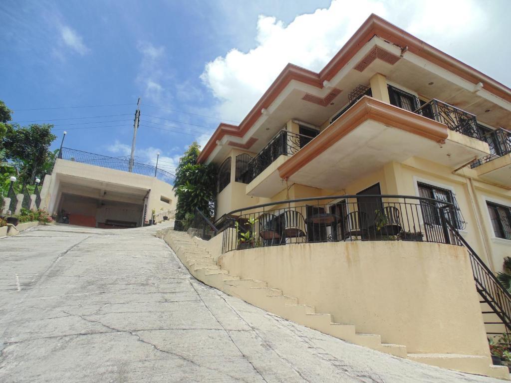 Royal Taal Inn Tagaytay City Esterno foto