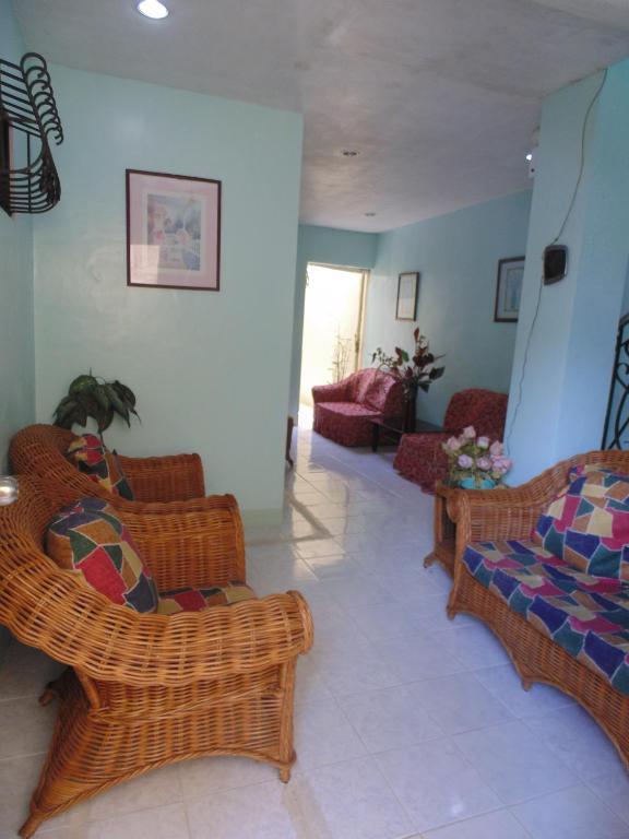 Royal Taal Inn Tagaytay City Esterno foto