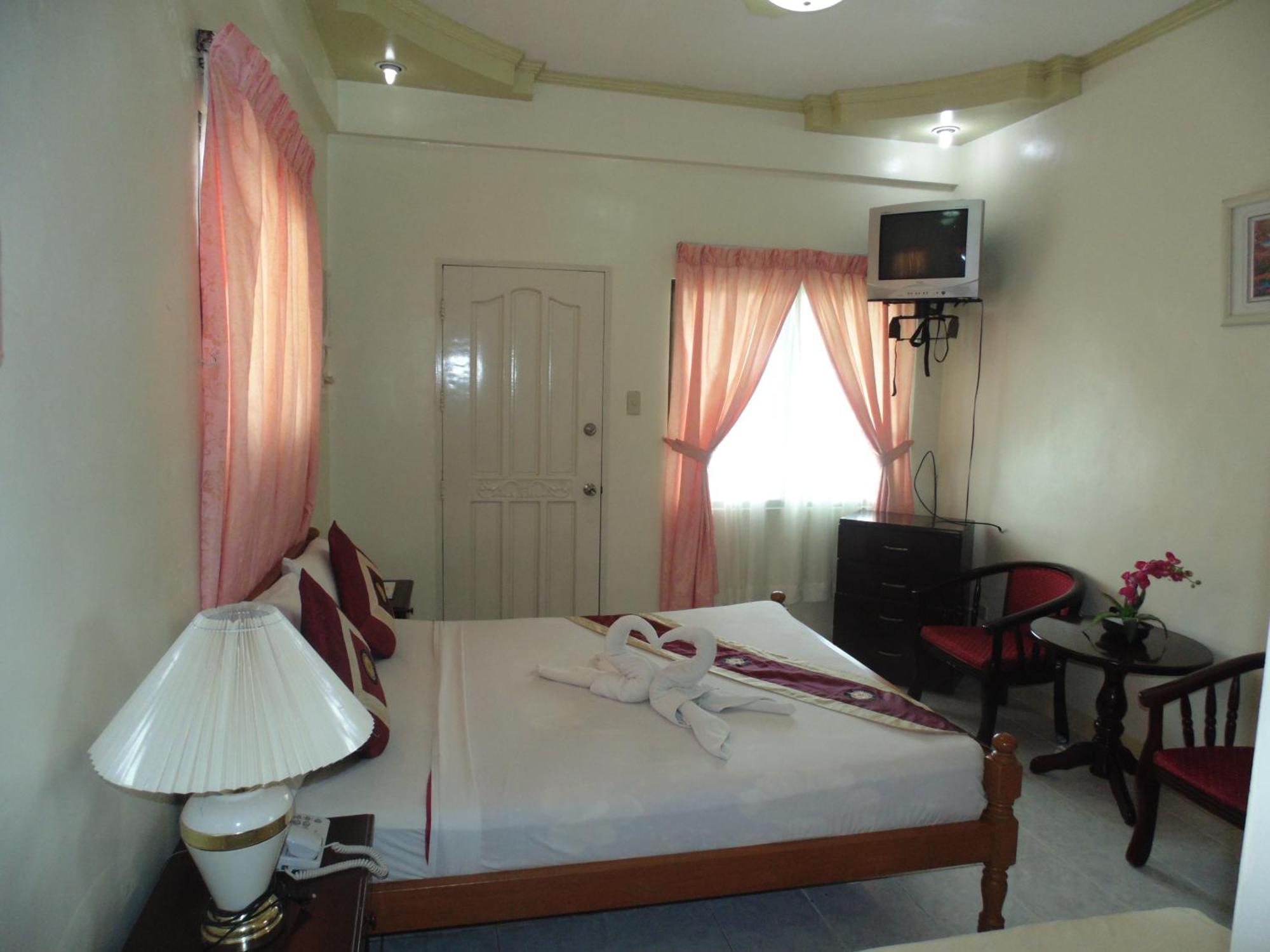 Royal Taal Inn Tagaytay City Esterno foto