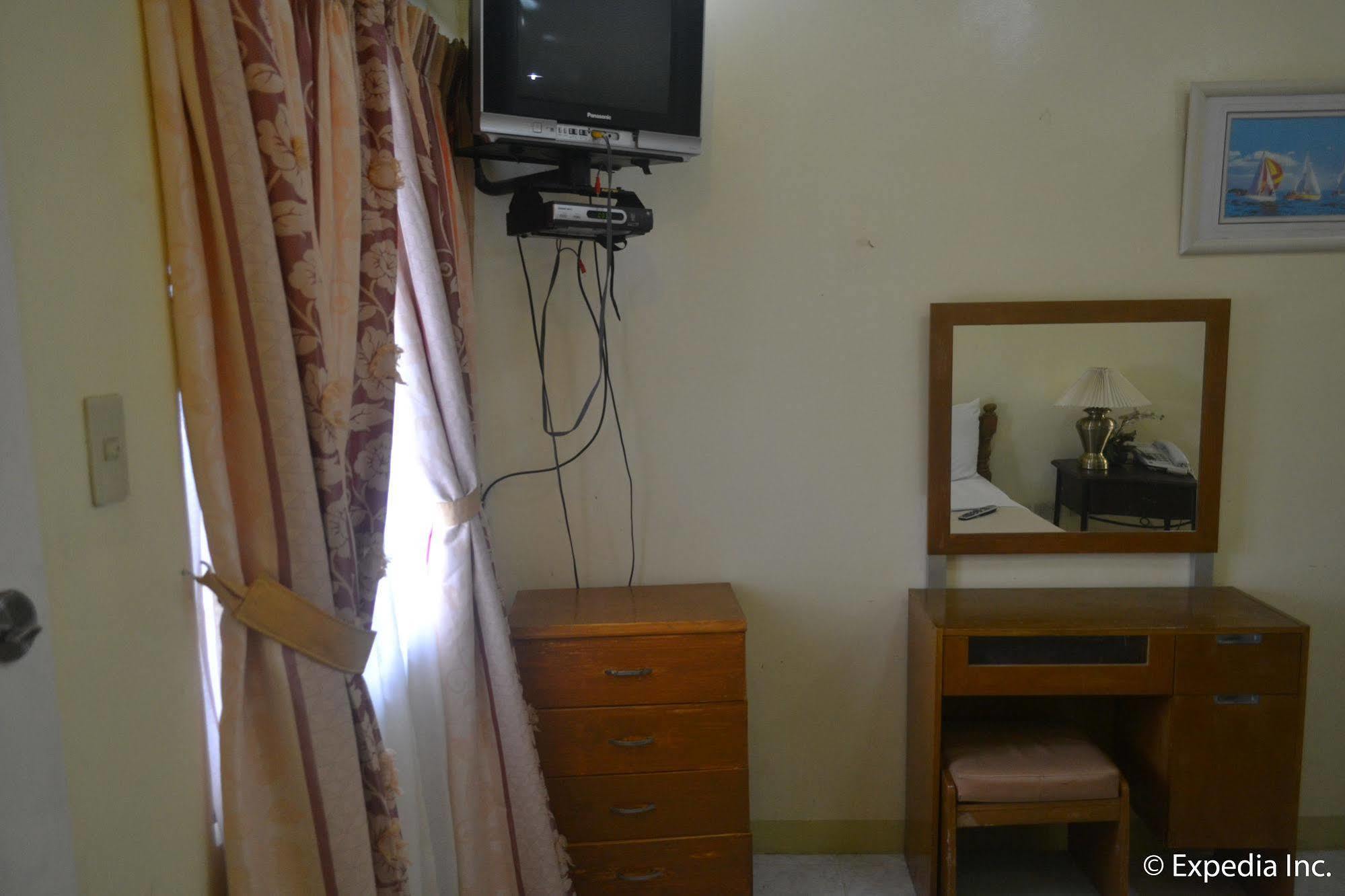 Royal Taal Inn Tagaytay City Esterno foto
