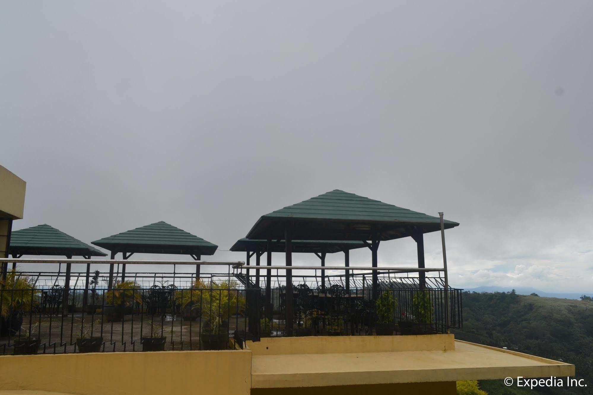 Royal Taal Inn Tagaytay City Esterno foto