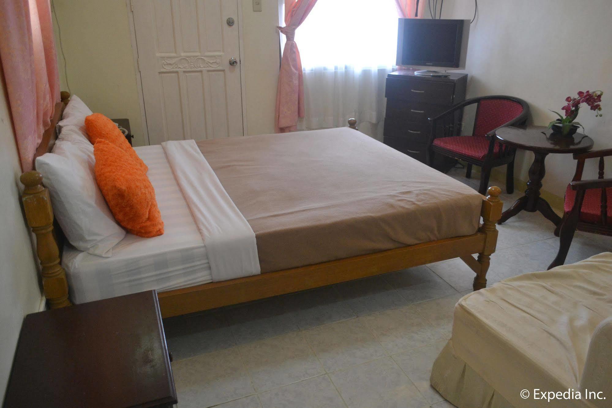 Royal Taal Inn Tagaytay City Esterno foto