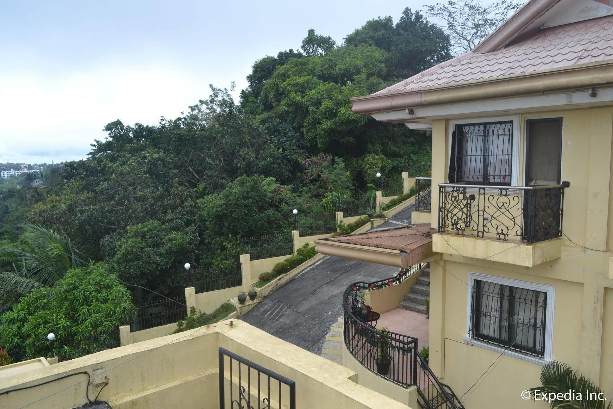 Royal Taal Inn Tagaytay City Esterno foto