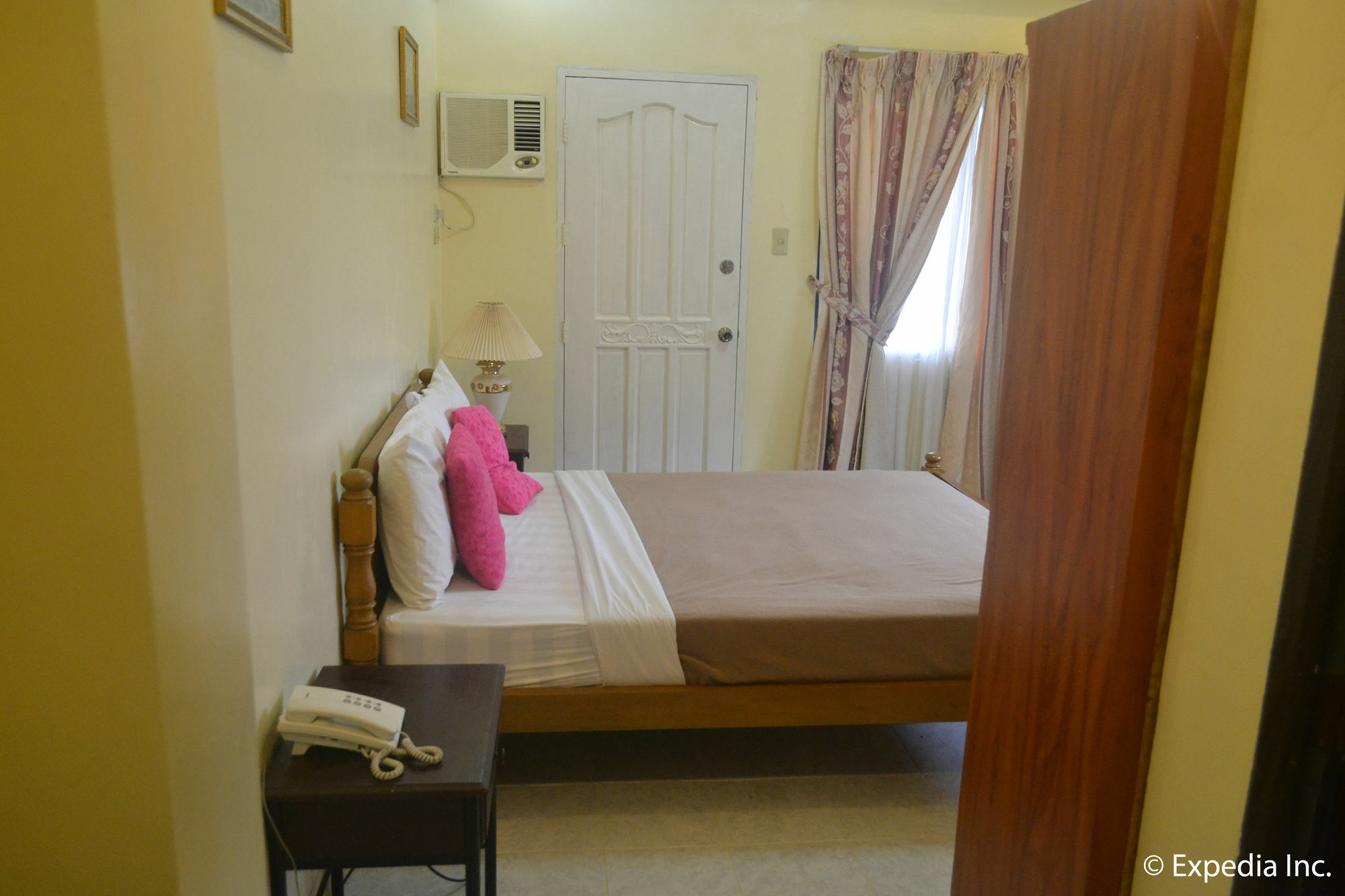Royal Taal Inn Tagaytay City Esterno foto